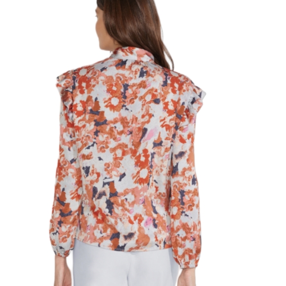 🆕Nic+Zoe Flutter Long Sleeve V-Neck Pullover Blouse Pressed Petals Graphic - Picture 2 of 4